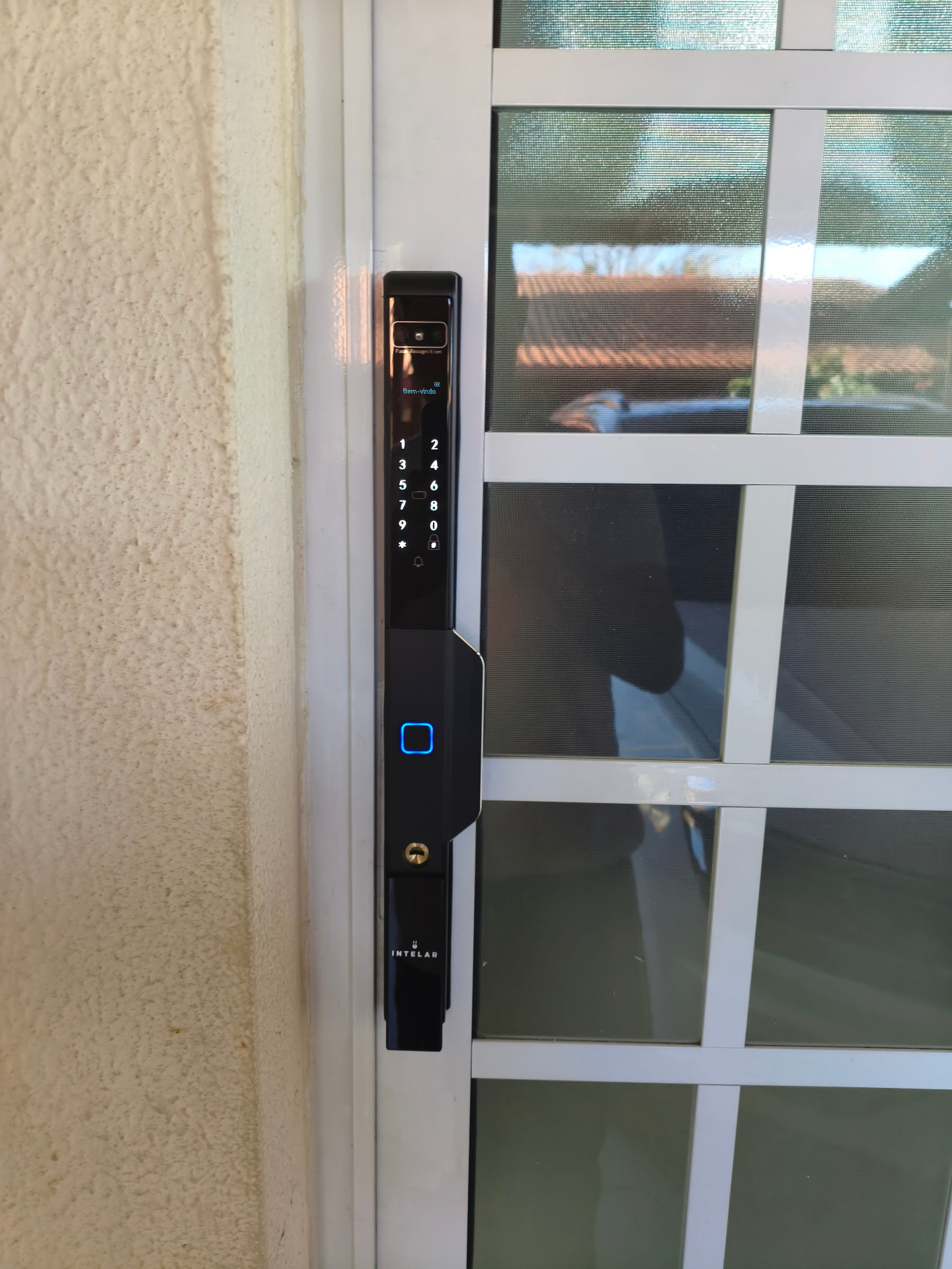Intelar X9 — Fechadura Digital de Embutir para Portas de Alumínio