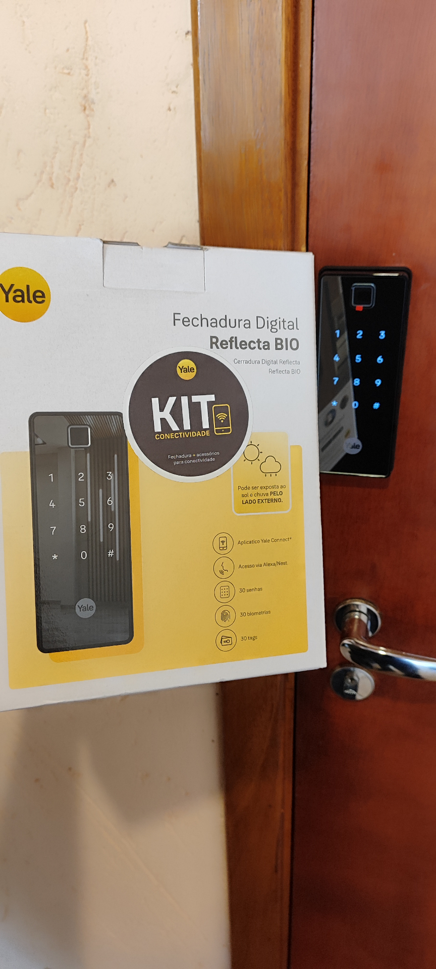 Yale Reflecta BIO com kit de conectividade instalada